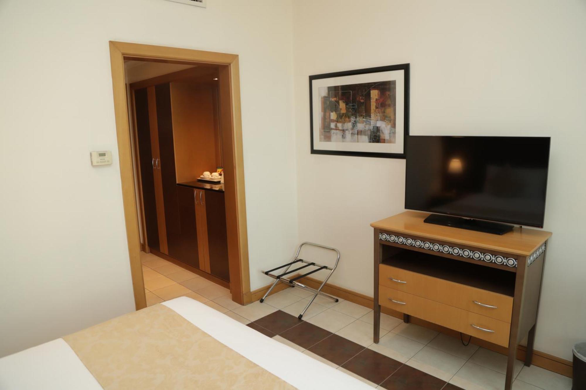 Copthorne Al Jahra Hotel & Resort Kuwait City Exterior photo